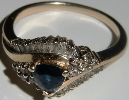 M315M 1950s Diamond and Sapphire Ring Takst- Valuation N.Kr.9000